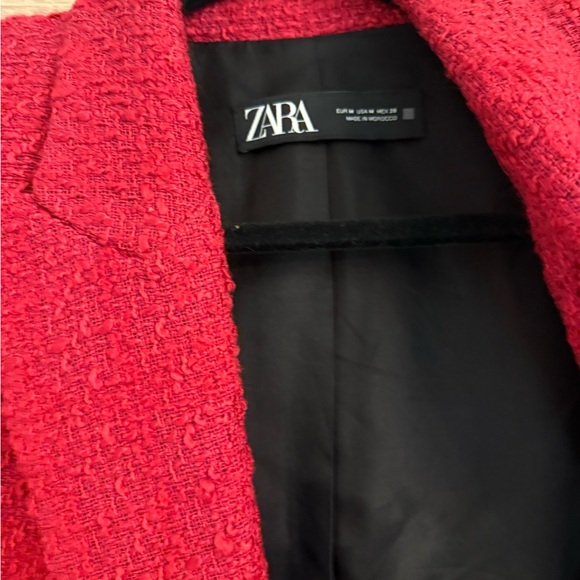Zara Women's Bold Fuchsia Blazer with Gold Buttons - Picture 4 of 5